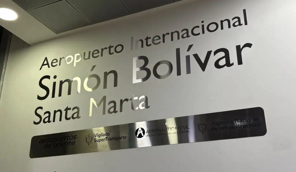 El jet fuel se duplicó por la guerra en Medio Oriente: ¿Cuánto tiempo más aguantan las tarifas en Colombia? Aeropuerto Simón Bolívar de Santa Marta