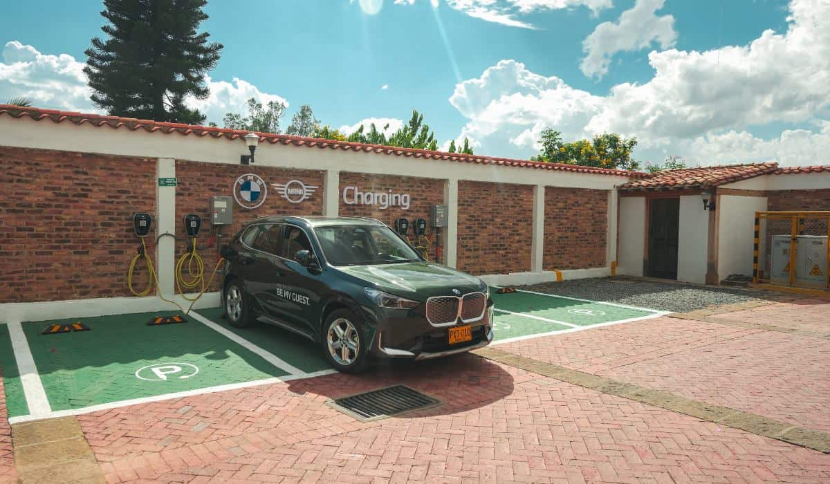 Autogermana inaugura estación de carga eléctrica en Villa de Leyva y fortalece la infraestructura para el turismo sostenible