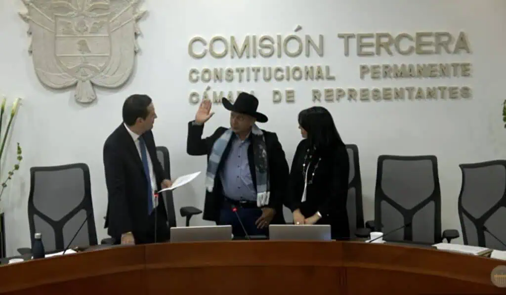 William Aljure de las curules de paz es el nuevo integrante de la Comisión Interparlamentaria de Crédito Público Comisión Interparlamentaria de Crédito Público