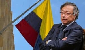 Calificación Colombia y Gustavo Petro