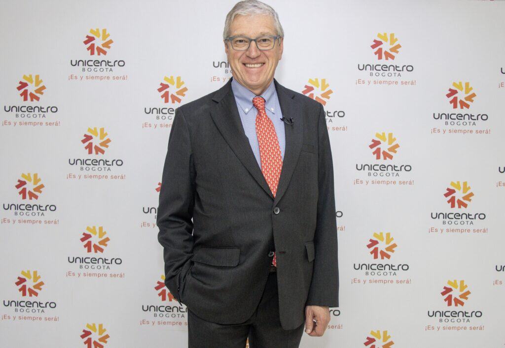 Camilo Ángel Moreno Gerente, Unicentro Bogotá Camilo Ángel Moreno Gerente, Unicentro Bogotá