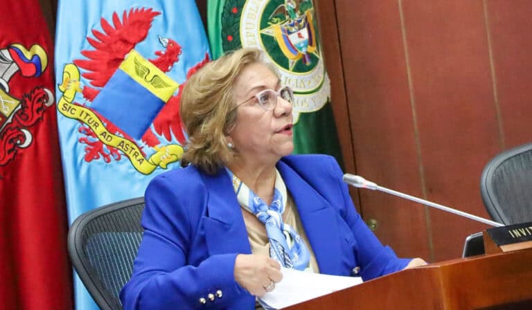 Cancillería descarta caos en pasaportes y reporta más de 200.000 documentos en stock Canciller Rosa Villavicencio