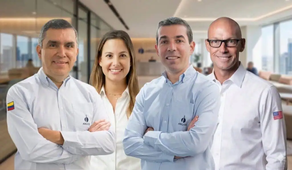 Relevante | Cementos Argos confirma a Jason Teter como CEO de Argos Materials y a Carlos Yusty como CEO de Argos Latam De Izq. a der.: Carlos Yusty, CEO de Argos Latam; Tomás Restrepo, VP Ejecutivo y Natalia Ochoa, VP Financiera de Cemenntos Argos; junto con Jason Teter, CEO de Argos Materials. Foto: Grupo Argos.