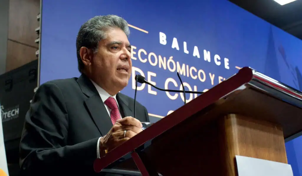 Contraloría advierte que próximo gobierno hereda $241 billones en deudas y déficits estructurales Contralor, Carlos Hernán Rodríguez