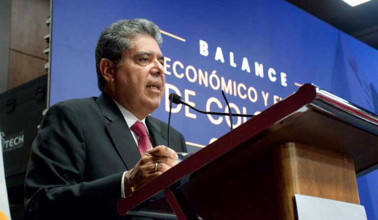 Contraloría advierte que próximo gobierno hereda $241 billones en deudas y déficits estructurales Contralor, Carlos Hernán Rodríguez