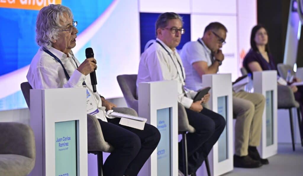 CARF advierte que Colombia requiere hasta siete años de superávit fiscal para salvar la sostenibilidad de la deuda deuda en Colombia