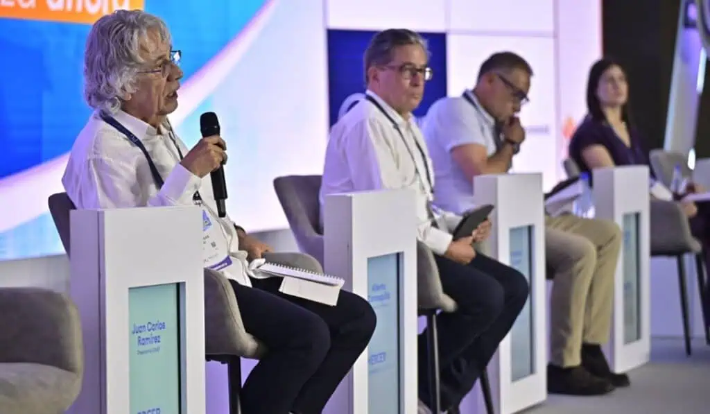 CARF advierte que Colombia requiere hasta siete años de superávit fiscal para salvar la sostenibilidad de la deuda deuda en Colombia