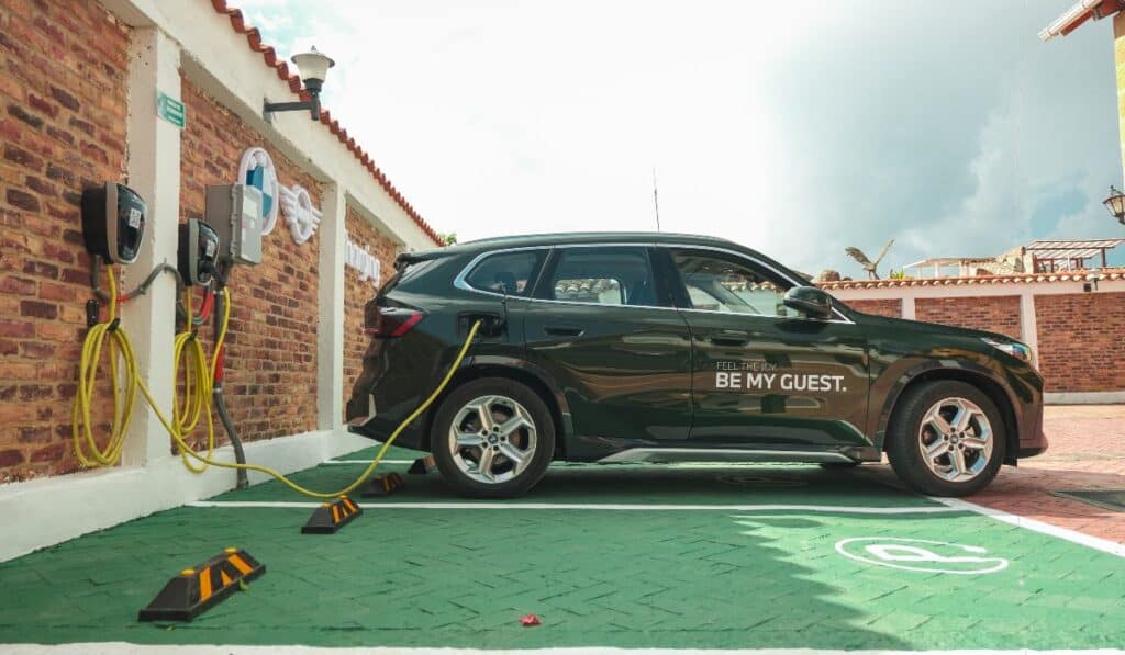 Autogermana inaugura estación de carga eléctrica en Villa de Leyva y fortalece la infraestructura para el turismo sostenible Estación de carga