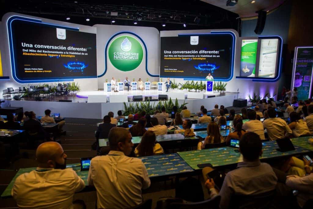 MinMinas: "tenemos que estar listos para el peor escenario" ante posibilidad de un Fenómeno de El Niño grave El ministro en el Congreso de Naturgas, en Cartagena. Imagen: Ministerio de Minas y Energía