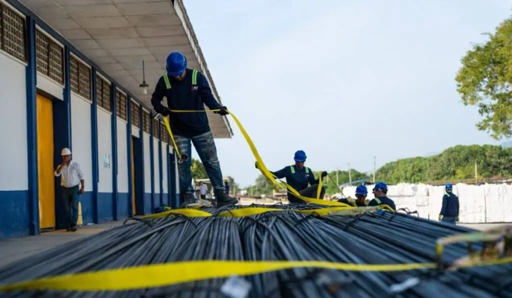 Gobierno Petro emitió circular clave para la reducción de la jornada laboral en Colombia: Aclara si debe o no bajar el salario de trabajadores Gobierno Petro emitió la circular clave para la reducción de la jornada laboral en Colombia