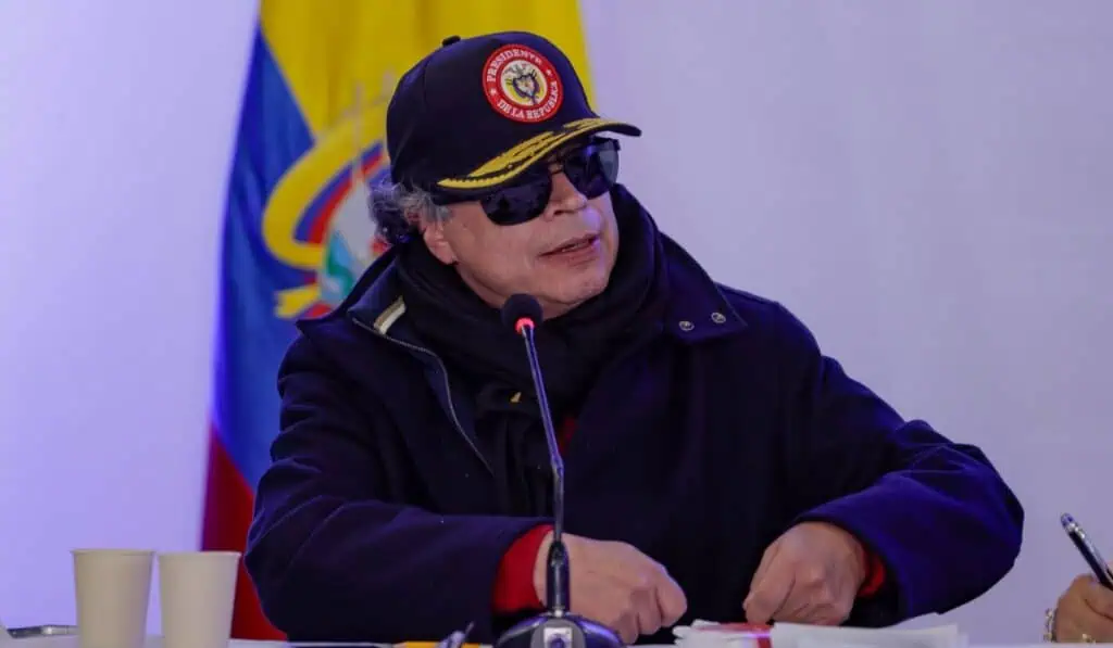 Petro tiene 10 procesos en contra por participación en política, confirma la Comisión de Acusaciones Petro