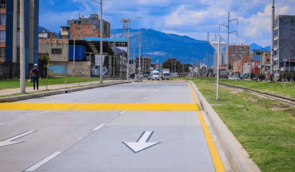 Tras seis años de retraso, habilitan vía al norte de Bogotá que reducirá tiempo de viaje Habilitan parte de la Carrera 9 en el norte de Bogotá