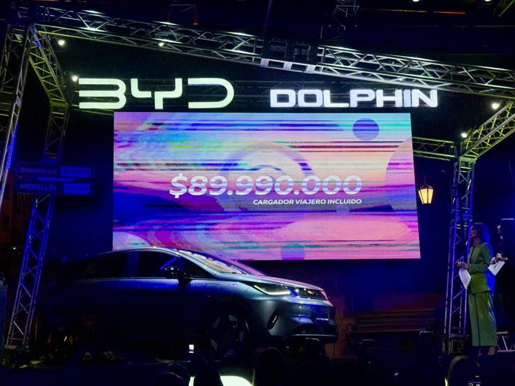 BYD presenta en Colombia el Dolphin 2027: se podrá comprar desde $90 millones El Dolphin 2027 ya está a la venta en Colombia con un valor de $89.990.000. Foto: Nataly Vargas, Valora Analitik.