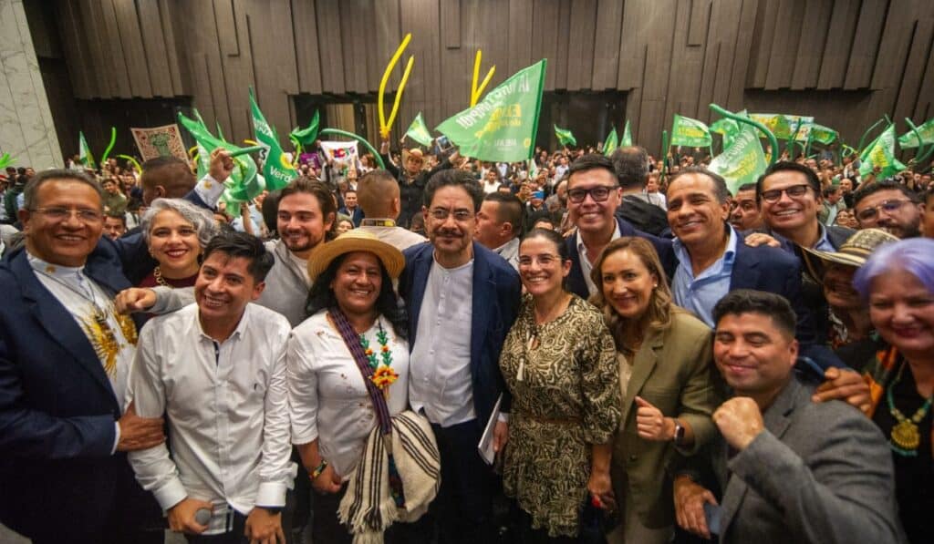 Alianza Verde apoya candidatura de Iván Cepeda, pero cierra la puerta a una Constituyente Iván Cepeda y miembros de la Alianza Verde