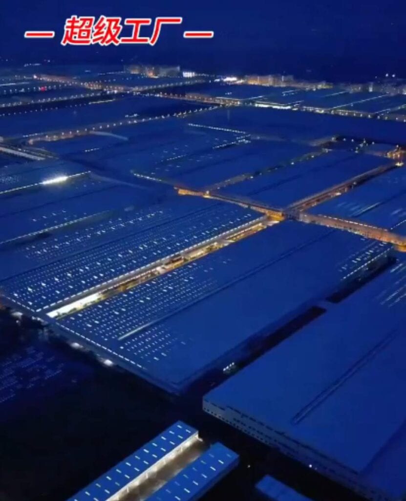 La megafábrica de 80 km² que parece una ciudad ya está en operación_ así funciona (1) La megafábrica de 80 km² que parece una ciudad ya está en operación_ así funciona