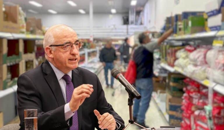 Los riesgos que ve el gerente del Banco de la República para la inflación en Colombia: Pone la lupa en los alimentos Leonardo Villar habla de la inflación en Colombia y sus riesgos