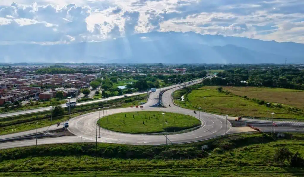 Listo nuevo tramo de megavía en el Valle del Cauca: descongestionará convección con la Avenida Panamericana Listo nuevo tramo de megavía en el Valle del Cauca: descongestionará convección con la Avenida Panamericana