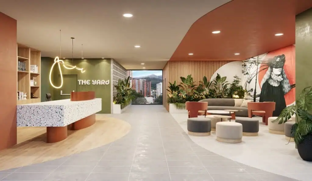 Aticca, el nuevo proyecto inmobiliario en Sabaneta que responde a la demanda de tiempo, flexibilidad y cercanía Lobby Aticca. Foto: cortesía Trazos Urbanos