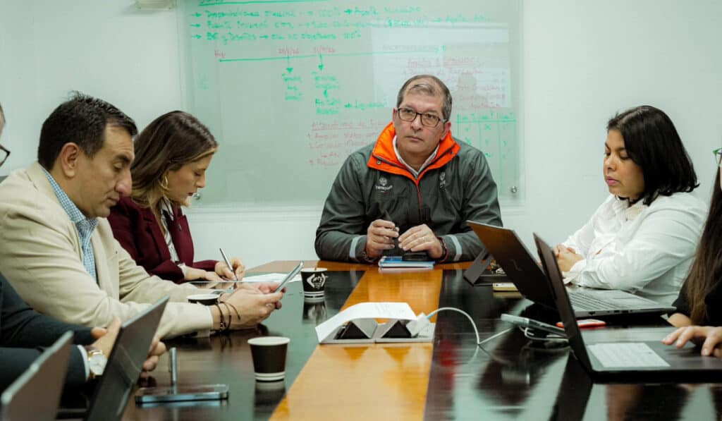 Gobierno Petro y autoridades buscarán mejoras para operación del tren de Duitama Óscar Torres, presidente de la ANI.