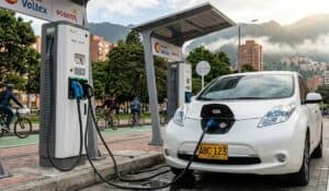El ahorro en gasolina que podría lograr si cambia a un carro eléctrico