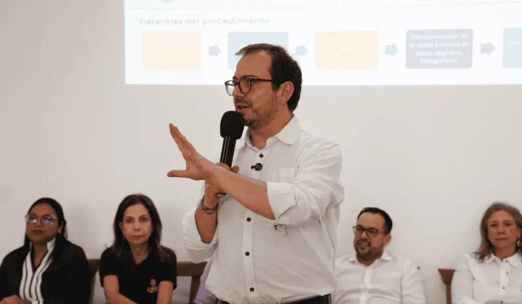 SuperServicios sanciona a Enel por irregularidades que habrían elevado precio de energía en bolsa Elmer Felipe Durán, superintendente de Servicios Públicos. Imagen: SuperServicios