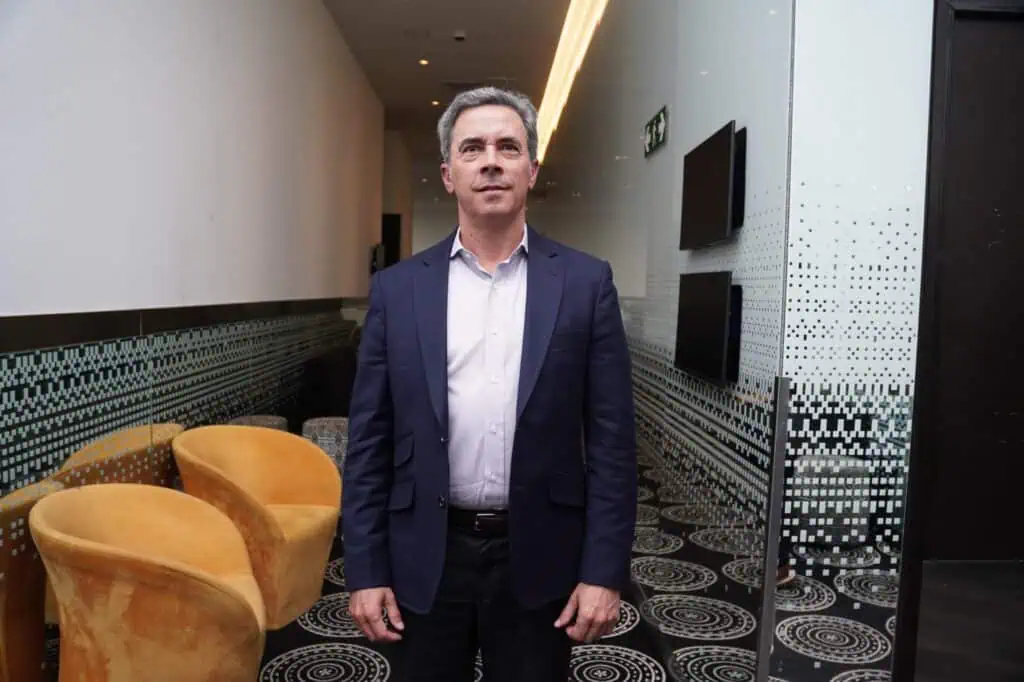 Exclusiva | Terpel busca ganar terreno en mercados de conveniencia, energía y movilidad eléctrica a 2035; prevé tener 50 % del negocio de combustibles Óscar Bravo, presidente de Terpel. Imagen: Sebastián Alvarado-Valora Analitik