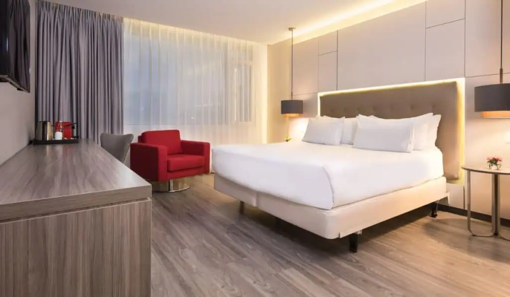 NH Collection Medellín: Ocupación del 80 %, retos en tarifas y una renovación clave para 2026 NH Collection Medellín
