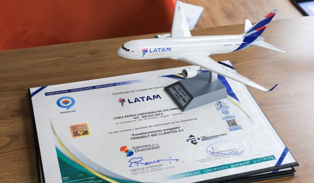 Latam Airlines Colombia obtiene certificación Friendly Biz y marca un hito en el país Latam obtuvo la certificación Friendly Biz.