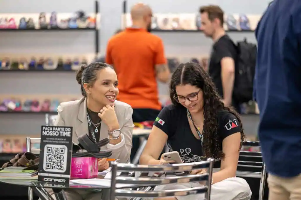 La mayor feria del calzado de América Latina llega a São Paulo con el 75 % de la industria de Brasil En menos de tres años, BFSHOW se ha convertido en la feria del calzado más grande de América Latina, que apuesta por exponer dos veces al año lo mejor de la industria. Foto: BFShow.