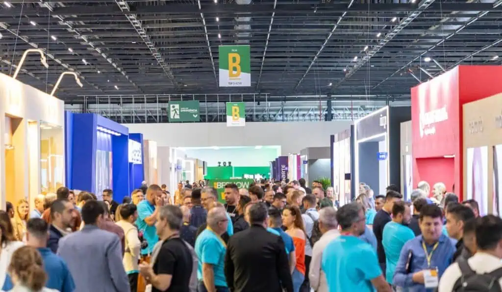 La mayor feria del calzado de América Latina llega a São Paulo con el 75 % de la industria de Brasil La feria se celebrará del 18 al 20 de mayo en São Paulo y espera recibir la visita de más de 12.000 profesionales, entre ellos importantes grupos de compradores de todo el mundo. Foto: Cortesía BFShow.