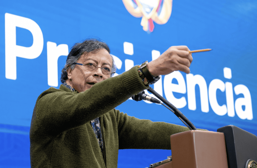 Inside Venezuela | El dilema del salario mínimo en Venezuela, ¿Por qué Delcy Rodríguez frena lo que ahora Petro aceleró en Colombia? Gustavo Petro decretó el aumento del salario mínimo para 2026 tras no lograr acuerdo entre empresarios y sindicatos. Foto: Flickr Presidencia.