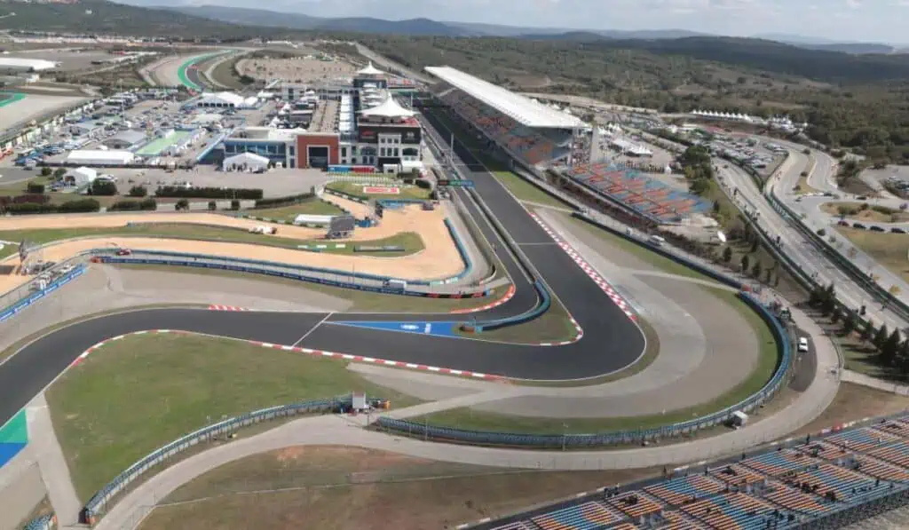 La Fórmula 1 oficializó el regreso de un circuito icónico al calendario del 2027 La Fórmula 1 oficializó el regreso de un circuito icónico al calendario del 2027