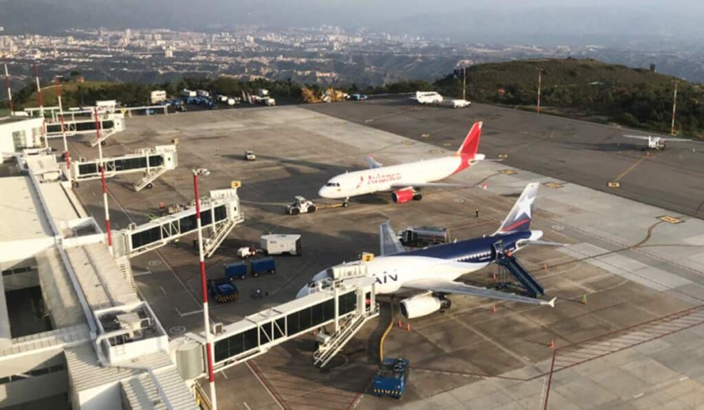 Aeropuerto clave de Colombia implementa sistema que reduce migración a menos de 30 segundos Aeropuerto Palonegro