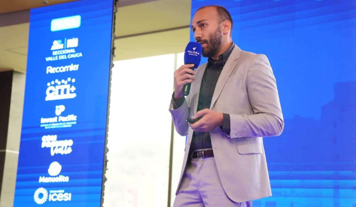 Home - Valora Analitik Andrei Roman, CEO de AtlasIntel