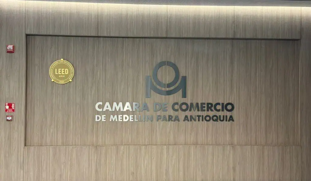 Microempresarios en Antioquia: el motor económico que sigue creciendo pese a los retos que enfrenta Cámara de Comercio de Medellín para Antioquia