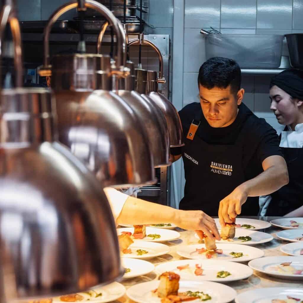 Chef_Yeison Mora_Alimentarte_ Idílico apuesta por la alta cocina con productos locales y se consolida como referente del turismo gastronómico en Medellín