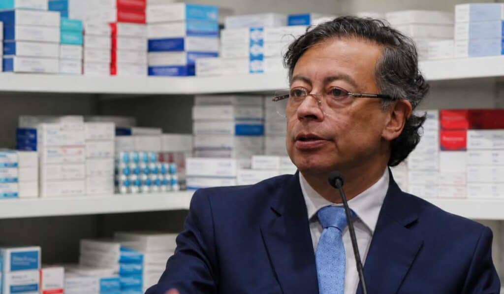 Decisión del Gobierno Petro dejó sin cobertura varios medicamentos clave para los pacientes: esto advierten los médicos Decisión del Gobierno Petro dejó sin cobertura varios medicamentos clave para los pacientes: esto advierten los médicos