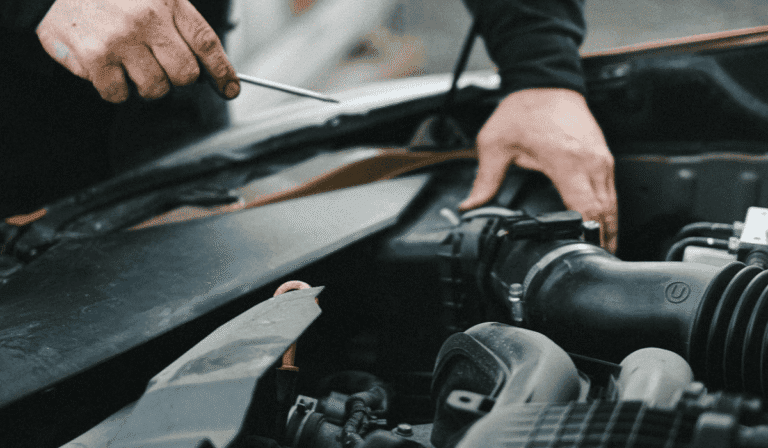 Como en la Fórmula 1: Pitz acelera su llegada para transformar los talleres en Colombia Pitz, plataforma digital para el sector automotriz.