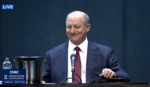 Home - Valora Analitik Greg Abel, CEO de Berkshire Hathaway, en su primera reunión de accionistas