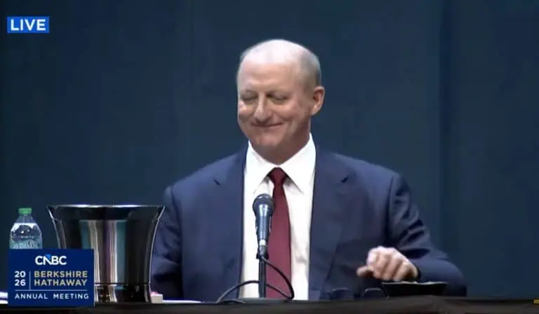 Greg Abel, CEO de Berkshire Hathaway, en su primera reunión de accionistas