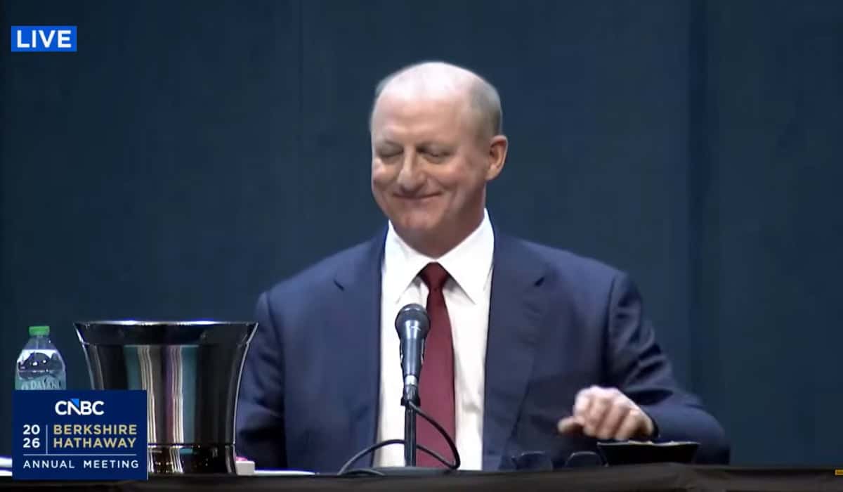 Home - Valora Analitik Greg Abel, CEO de Berkshire Hathaway, en su primera reunión de accionistas