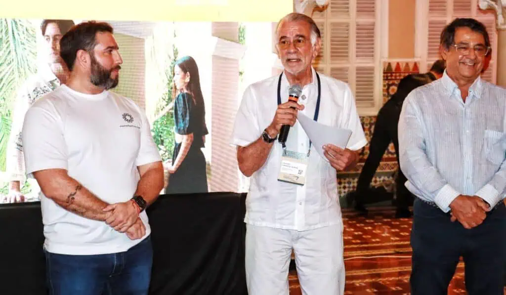 Atlántico proyecta aumentar 55 % la ocupación hotelera en 2026 con nueva campaña de turismo Jaime Alfaro de Castro, subsecretario de turismo de Atlántico; Eduardo Verano de la Rosa, gobernador del Atlántico; y Mario Muvdi, presidente de Junta de Cotelco Atlántico