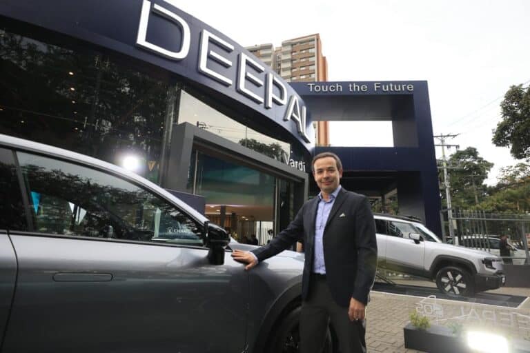 Entrevista | Deepal acelera en Colombia: proyecta más de 3.000 unidades en 2026 y entrar pronto al top 10 de marcas más vendidas Juan Carlos López, gerente general de Deepal y Changan Colombia