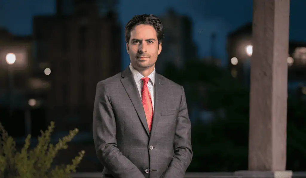 Nuevo libro plantea las principales discusiones jurídicas en fusiones y adquisiciones empresariales en Colombia Juan Diego Martínez, socio de Serrano Martínez CMA