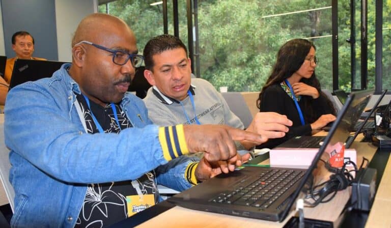 Más de un millón de colombianos recibieron formación en habilidades digitales y tecnologías emergentes Más de un millón de colombianos recibieron formación en habilidades digitales y tecnologías emergentes