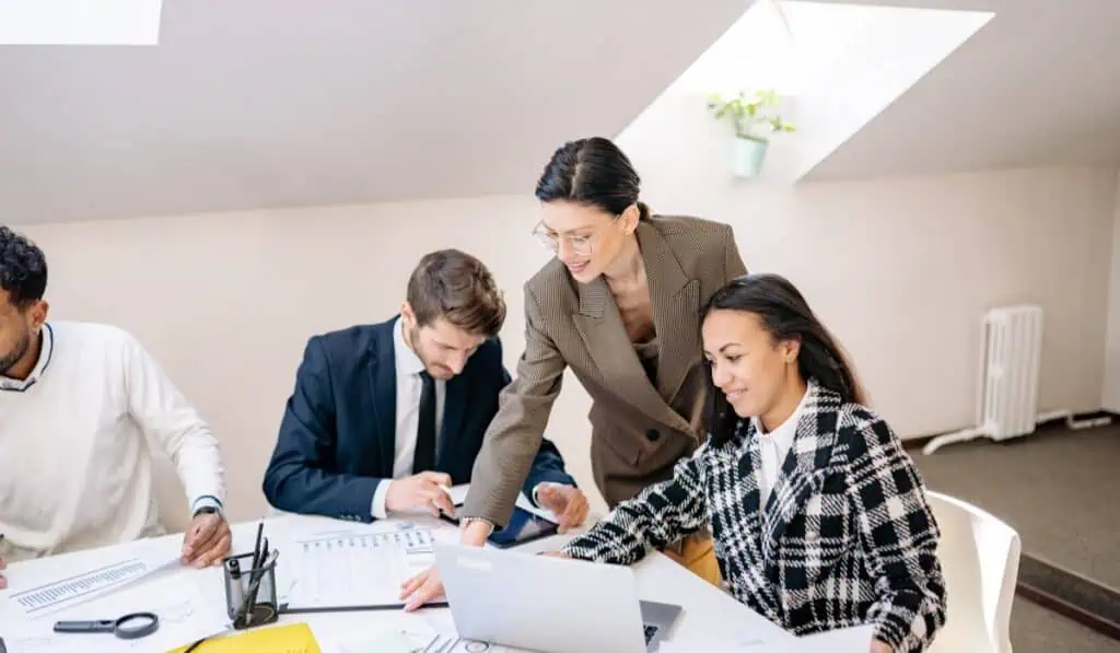 NCS Brands alcanza 1.000 empleos directos y apuesta por el talento joven en Colombia El sector privado ha comenzado a integrar el talento juvenil como impulsor