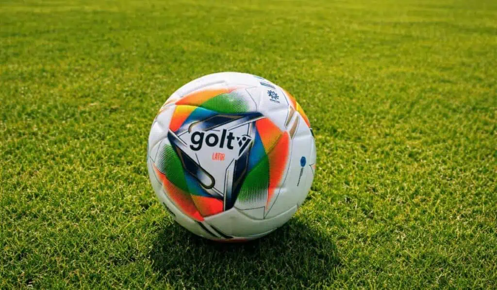 Fútbol colombiano rompió récord: Ventas de jugadores equivalen a un tercio de todo el negocio de TV de la Dimayor El fútbol colombiano arrancó 2026 con el mayor superávit de su historia en transferencias internacionales