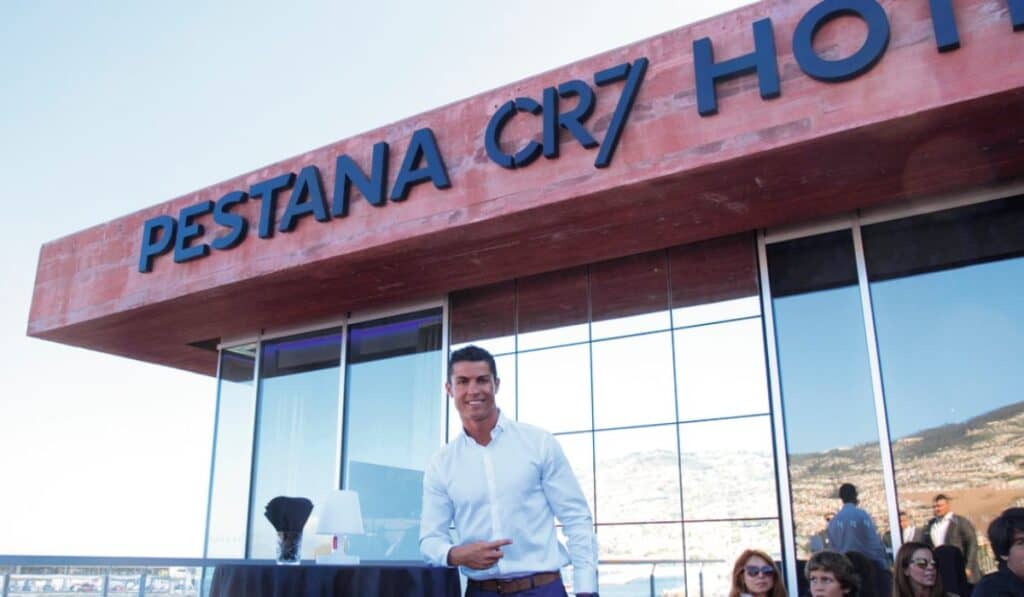 Esto cuesta dormir una noche en los hoteles de Cristiano Ronaldo frente a hoteles 5 estrellas en Colombia Esto cuesta dormir una noche en los hoteles de Cristiano Ronaldo