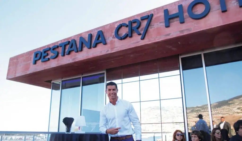 Esto cuesta dormir una noche en los hoteles de Cristiano Ronaldo frente a hoteles 5 estrellas en Colombia Esto cuesta dormir una noche en los hoteles de Cristiano Ronaldo
