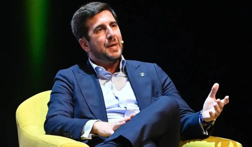 La fortuna de Florentino Pérez supera hasta 15 veces la de su rival por la presidencia del Real Madrid Enrique Riquelme, aspirante a la presidencia del Real Madrid.